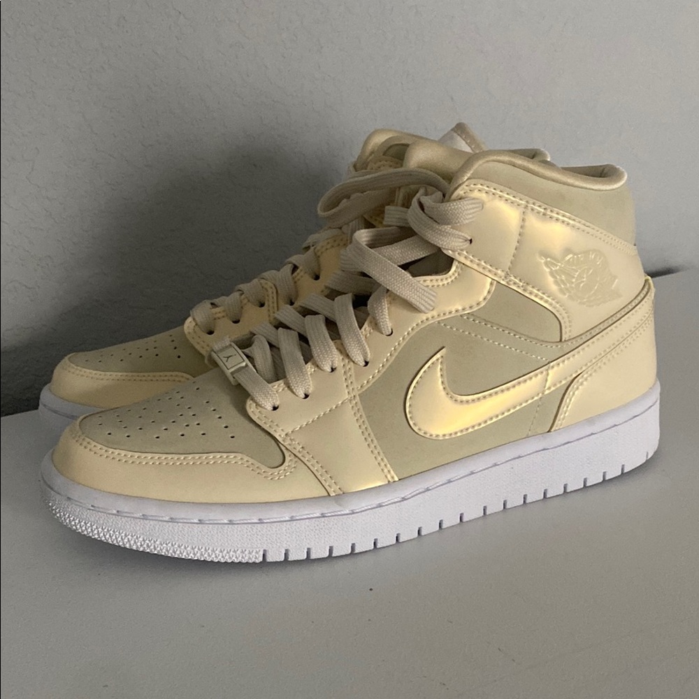 Nike Air Jordan Mid Sneakers
